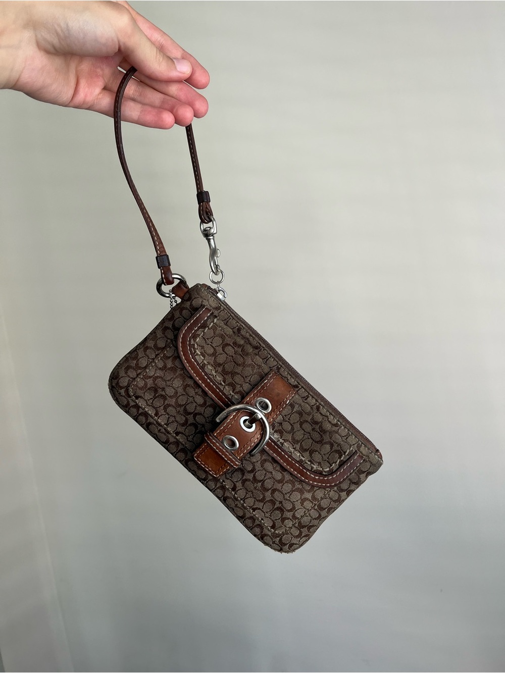 VTG Y2K Coach Mini Soho Brown Buckle Clutch Wristlet Wallet with Leather Accents